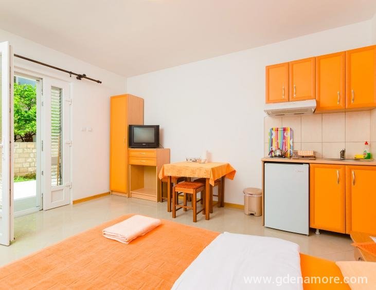 Rosic Studio  Tivat 2+1